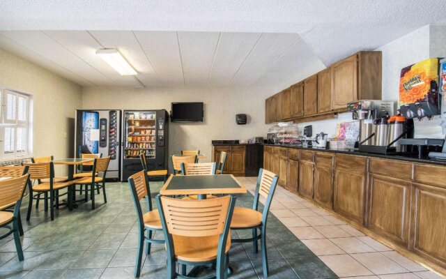 Econo Lodge