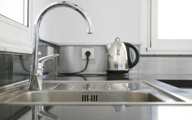 Peaceful Villa With Pool & Views