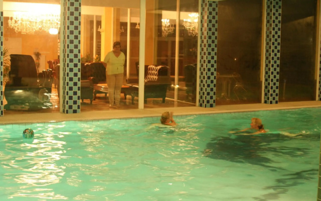 Hotel Daisy Budget