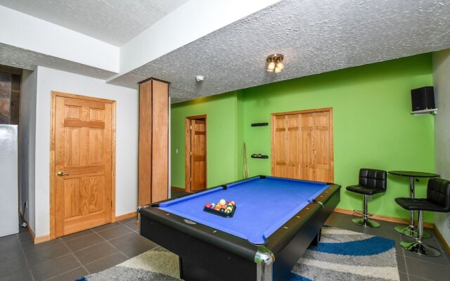 Moon Tower 4 Bedroom House