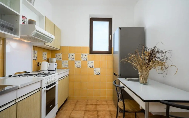Graceful Apartment With Barbecue Area