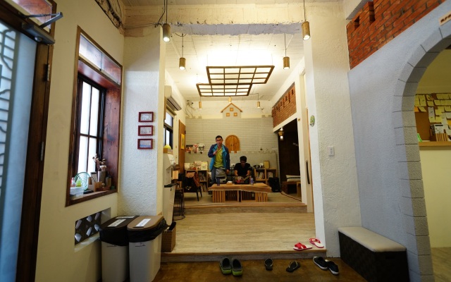 Slowtainan Story House