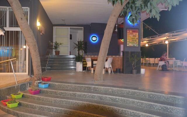 Rose Garden Apart Hotel