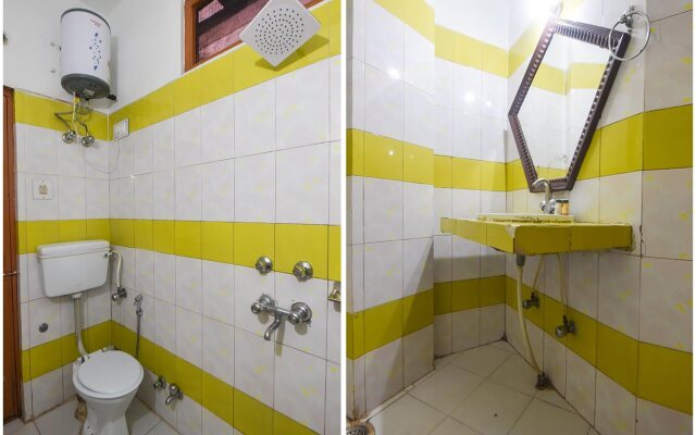 OYO 4751 Hotel Akashdeep