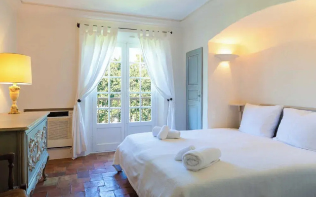 Magnificent House With Swimming Pool - 5br/10p - Gassin