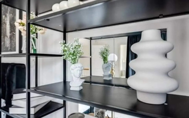 Stylish 4-br House With 3 Ensuite Free Parking