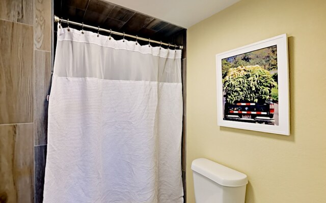 122 Sea Breeze - Sutdio Condo