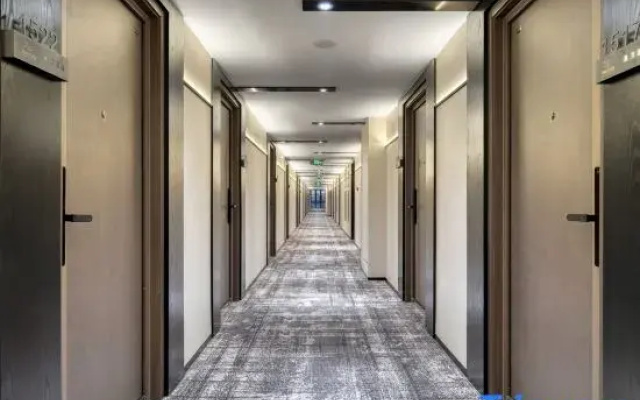 Grey Pigeon Hotel (Zhongjian Tianfu Gongguan, High-tech Zone)