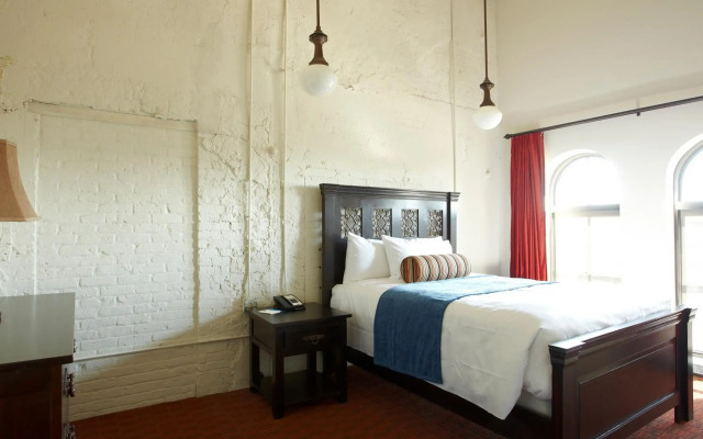The Brewhouse Inn & Suites