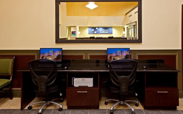 HOLIDAY INN EXPRESS & SUITES INDIANAPOLIS - EAST by IHG
