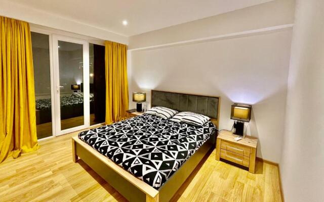 2 Bedroom Apartment on Chavchavadze Ave