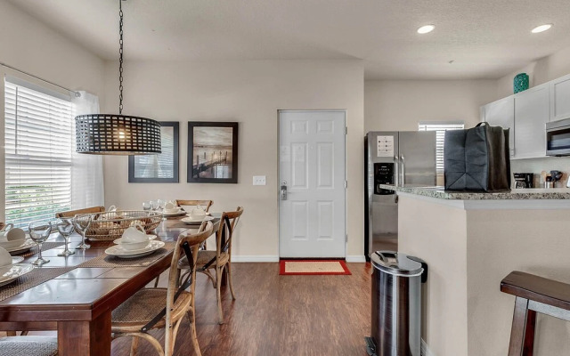 Lucaya Village 3040 #21-101