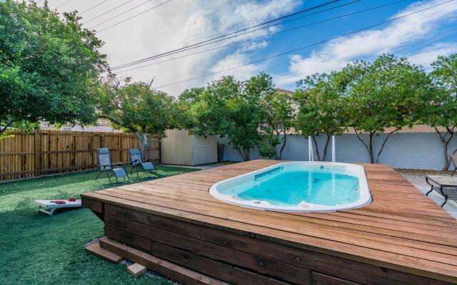Chaparral House-Sleeps 14-Large Jacuzzi