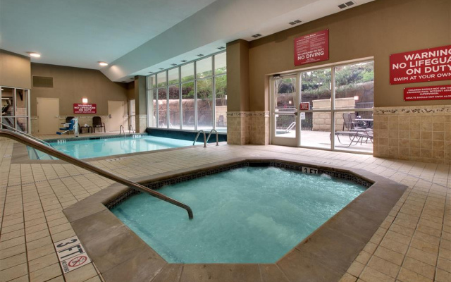 Drury Inn & Suites Charlotte Northlake