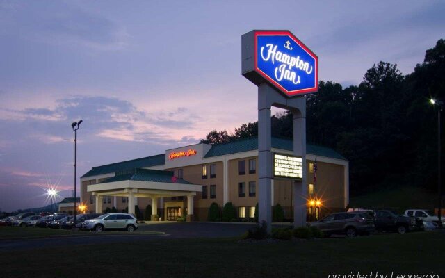 Hampton Inn Newcomerstown