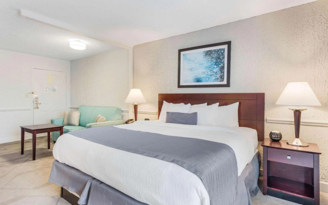 The Blu Hotel Blue Ash Cincinnati, Ascend Hotel Collection