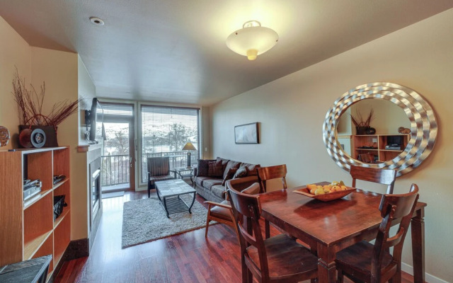 Resort Getaway on Lake Chelan: Pool + Beach Access