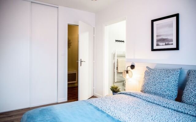 Chic & Cosy Appartement avec Terrasse, Parking Privatif