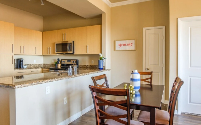 FRONTDESK Oakwood Residence Apts Uptown Dallas