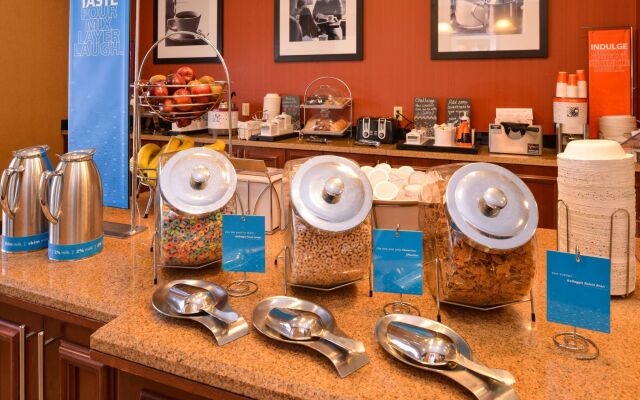 Hampton Inn by Hilton Litchfield