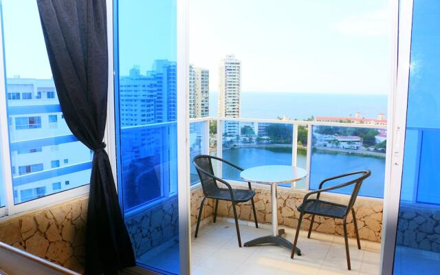 Apartment in Front of the Sea 1620A