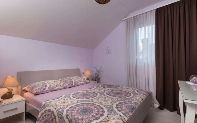 Apartment Cetinic - Two Bedroom Apartment With Terrace and Sea View