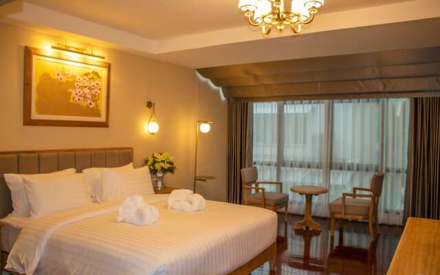 siri grand bangkok hotel