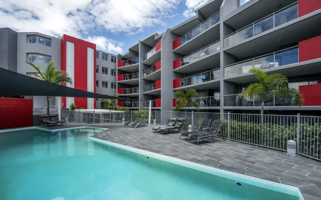 Skyline Court Apartments