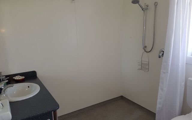 554 Moana Court Motel