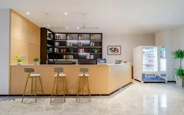 C9 Apartment Hotel (Shanghai Meilong Branch)