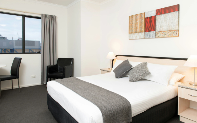 Adelaide Riviera Hotel – Guest Rooms – Adelaide