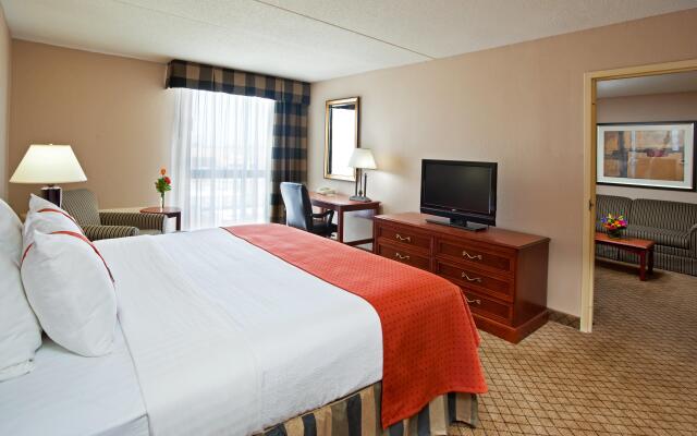 Holiday Inn Hotel & Suites Cincinnati - Eastgate by IHG