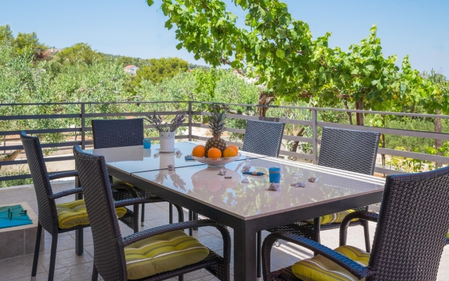 Holiday house Villa Ante - with pool: Rogac, Island Solta