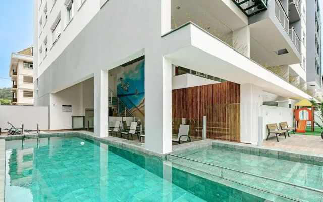 Modern duplex w/jacuzzi 240m beach JRR410