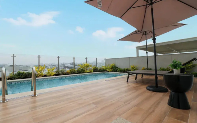 w Extraordinary 2BR With Balcony in Miraflores