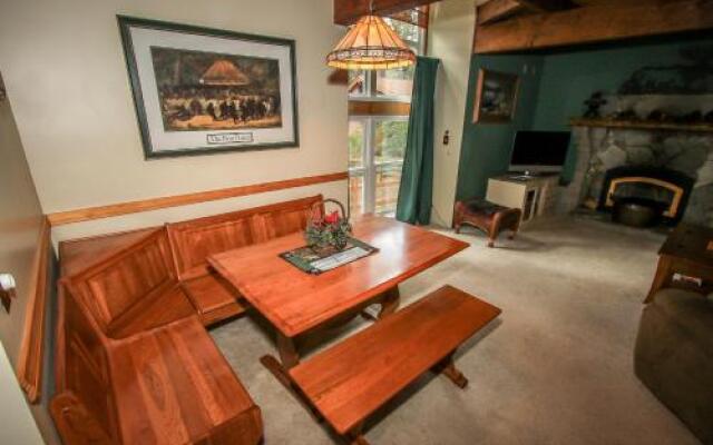 Casa Oso Grande by RedAwning