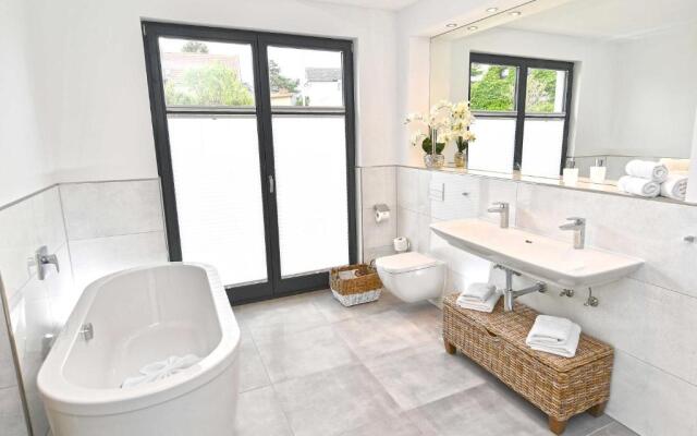 Villa "Levante" F659 Gartenwohnung mit Kamin, Sauna, Terrasse