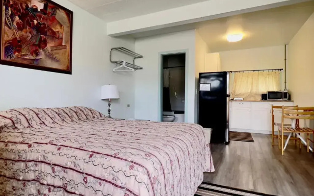 Airport Inn Motel And RV Park