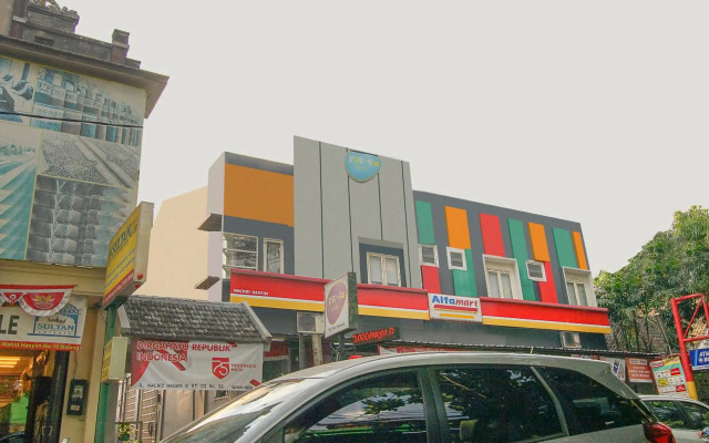 OYO 3808 Fif-fa Hotel Kauman