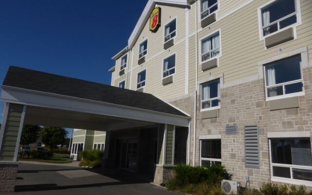 Super 8 by Wyndham Peterborough