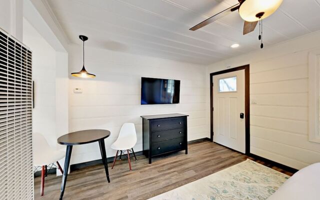 4093 Manzanita Ave Cabin Unit 3