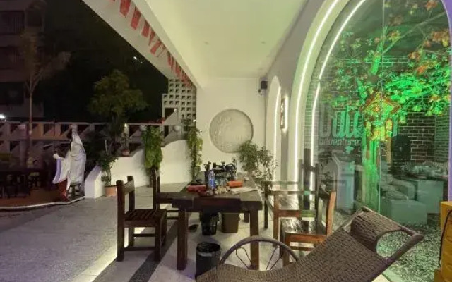 No.1 Courtyard Homestay (Lingshui Middle School HSBC Plaza)