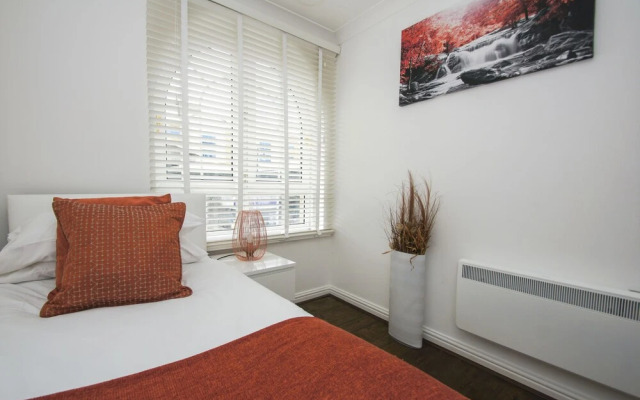 Portside Apartment Parking by Brighton Holiday Lets