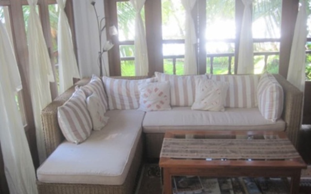Villa Sunrise on the Bali North Shore – Guest Rooms – Tejakula