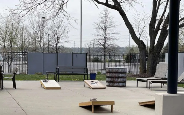 Holiday Inn Omaha Southwest