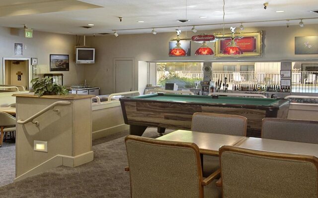 Red Lion Hotel Canyon Springs