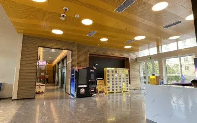 yueting Apartment (Qingdao Jinshui Road Shop)