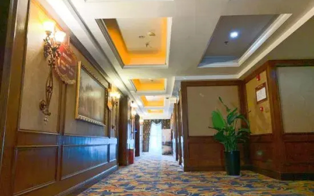 Chengdu French Theme Gold Palace