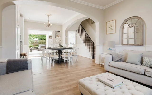 Stylish Townhouse Annexe Cheltenham