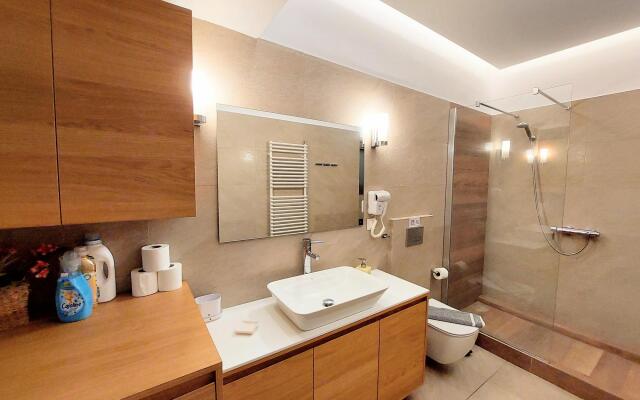 Elegant Apartment in Acropolis